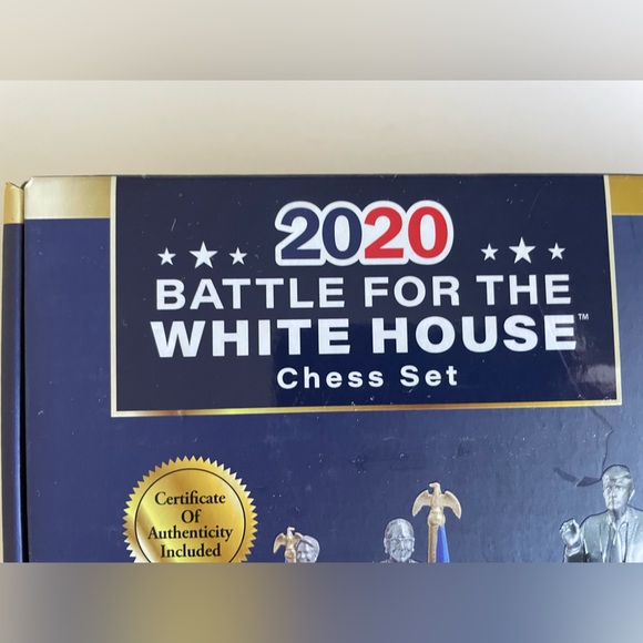 NEW! 2020 Battle for White House chess set. Never opened. Democrat v Republicans - Picture 10 of 11